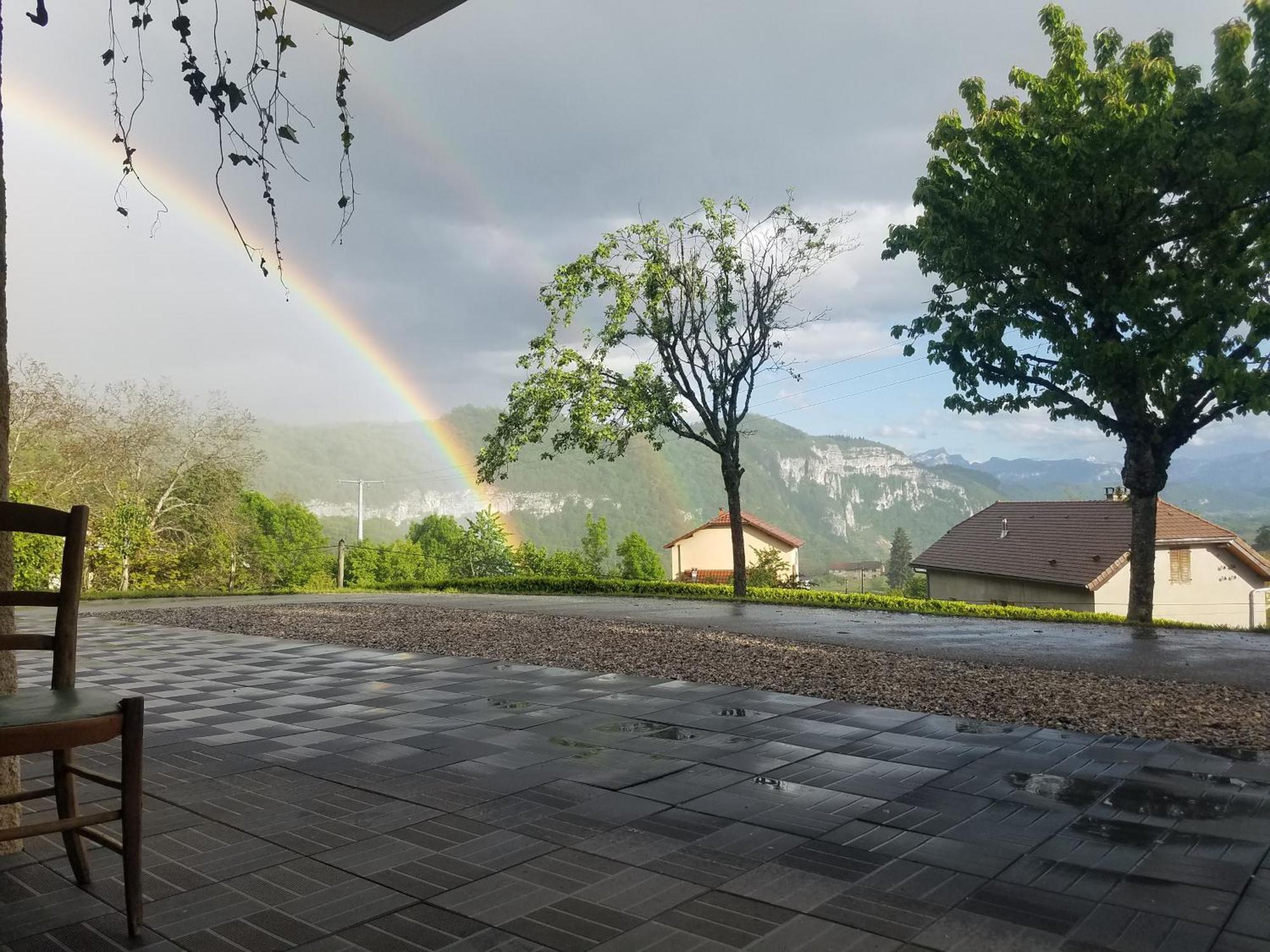 Un Pied Devant L'Autre Sainte-Marie-D'Alvey Экстерьер фото
