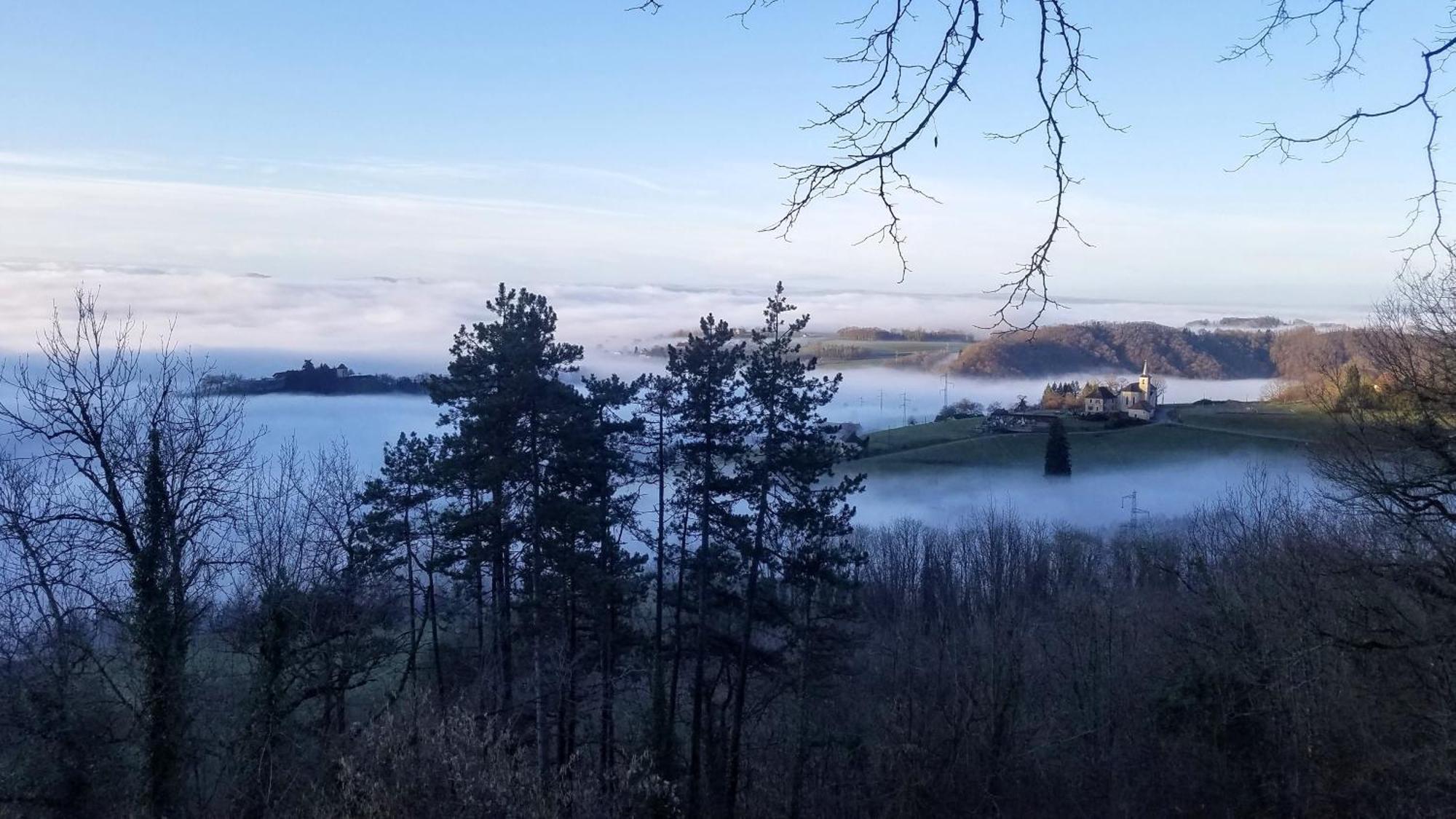 Un Pied Devant L'Autre Sainte-Marie-D'Alvey Экстерьер фото